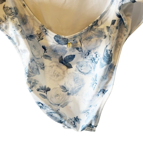 NWT Victoria’s Secret Essentials Floral Wicked Underwire One Piece Swimsuit Sz M - Picture 8 of 8